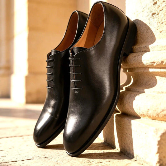 Stringate in Pelle Liscia con Suola in Pelle — Collection CMI, eleganti scarpe formali in pelle liscia.