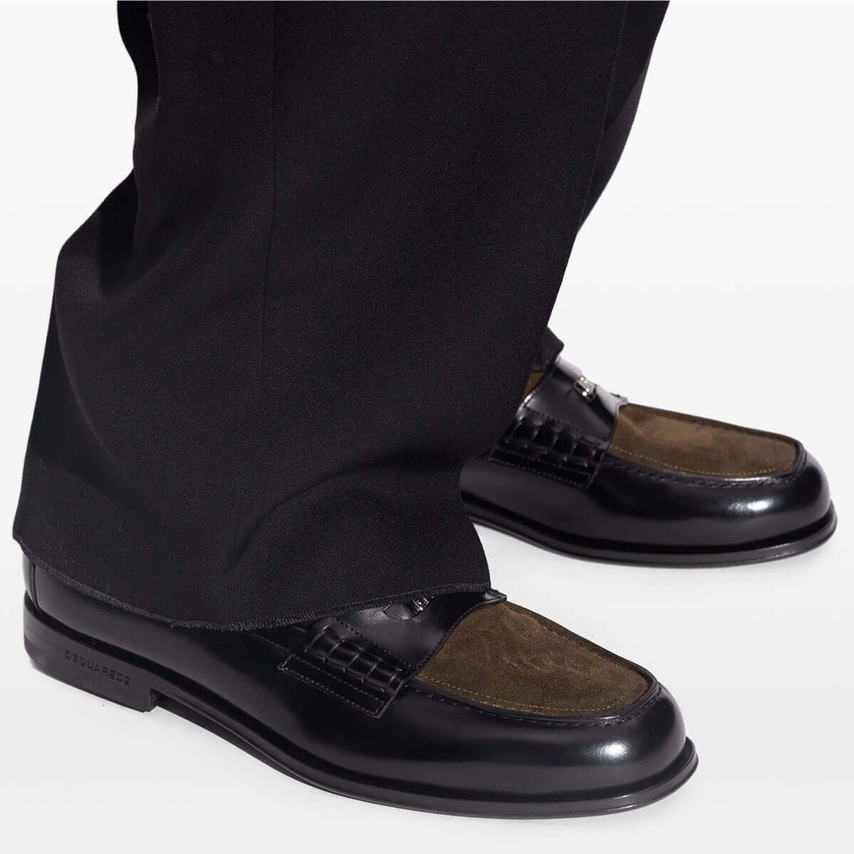 DSQUARED2 Mocassini in Pelle Nappa Nera, eleganti mocassini slip-on neri con tomaia in suede, design contemporaneo.