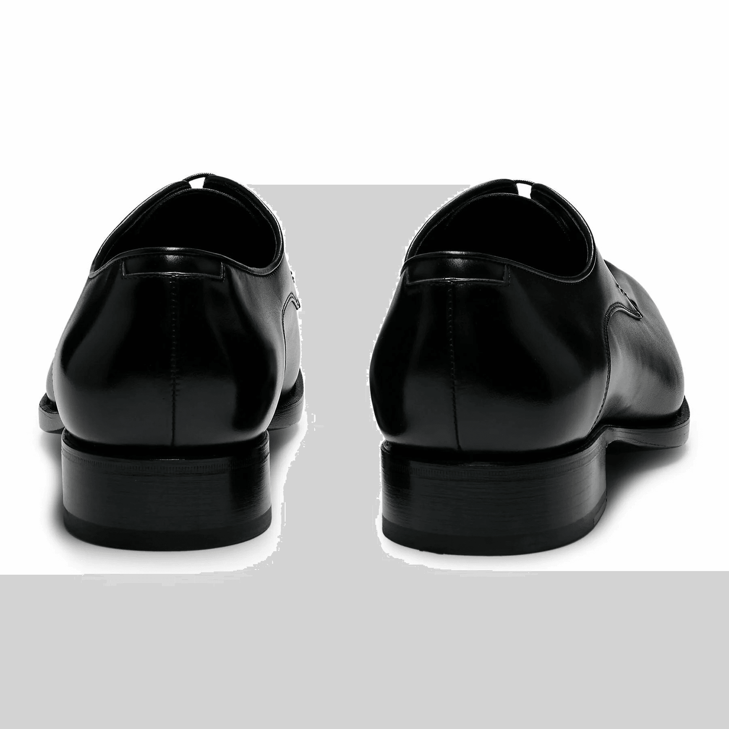scarpe derby pelle di vitello, vista posteriore, design elegante in pelle nera con suola in cuoio.