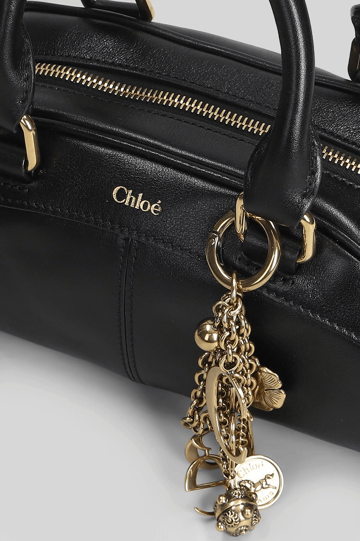 Chloé Mini Bag in Pelle Nera con Charm Logo e Tracolla Removibile
