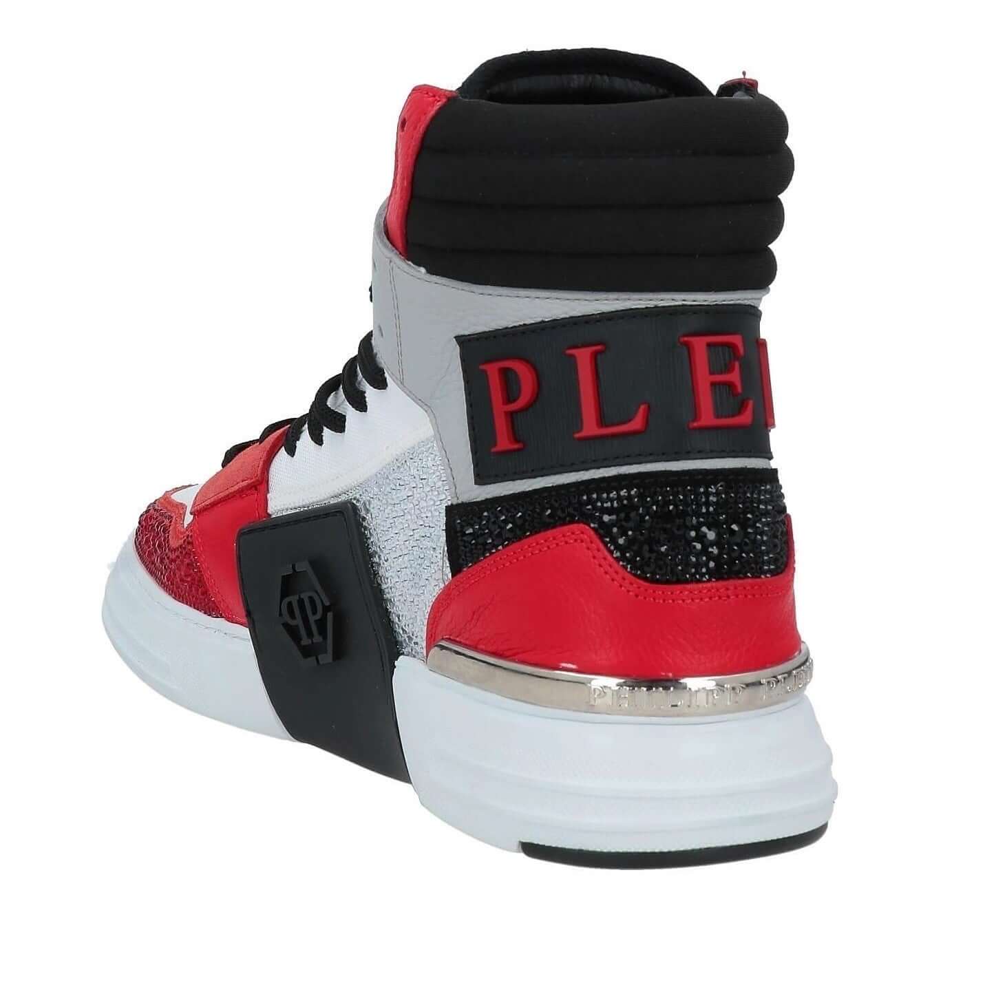 Sneakers colore multicolore con dettagli in pelle e strass, suola in gomma, design alto e comodo.