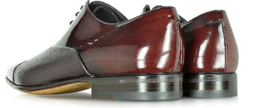 Scarpe stringate di lusso eleganti made in Italy, modello Oxford in pelle con tomaia in Peccary e suola in cuoio.