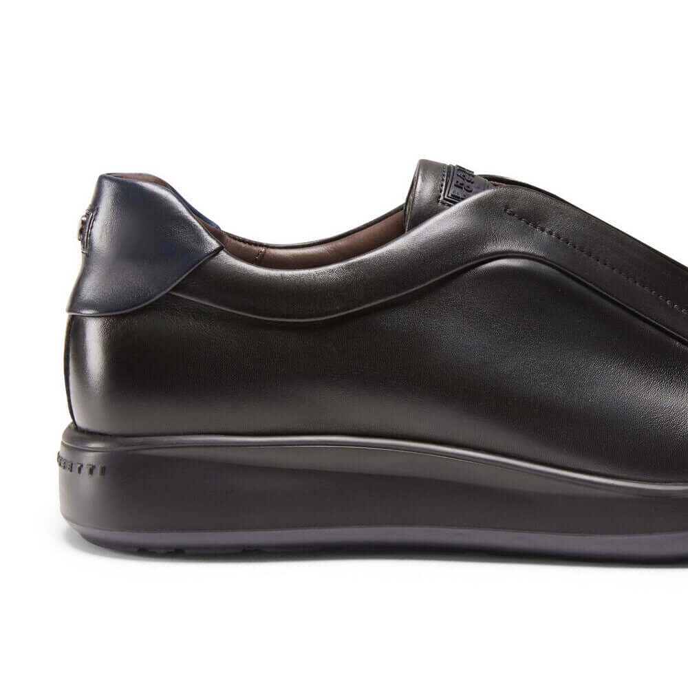 Sneakers artigianali pelle marrone FRT-SNK07501 con elastici incrociati, stile raffinato e comfort.