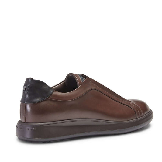 Sneakers artigianali pelle marrone FRT-SNK07501 con elastici incrociati, stile raffinato e comfort.