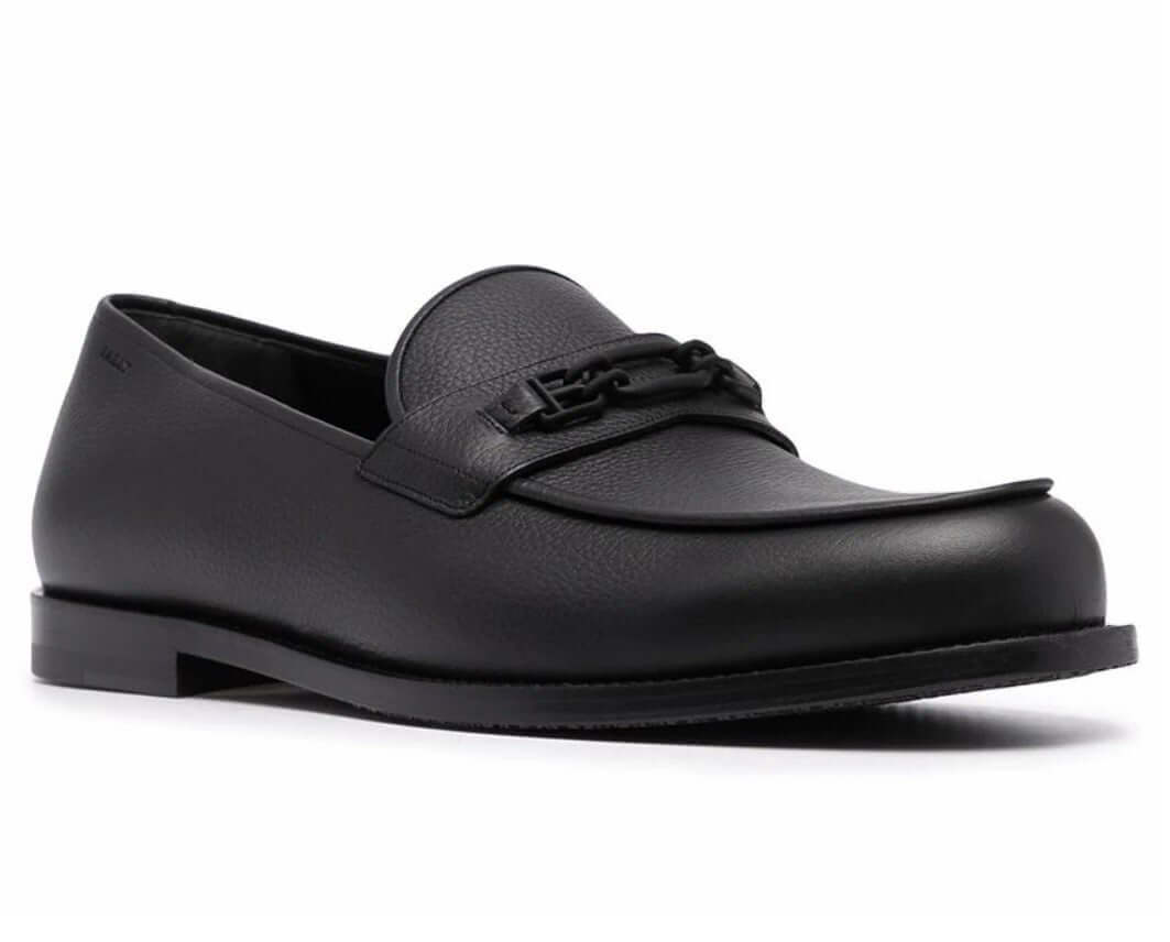 Sneakers artigianali con fiamme e cristalli FRT-PHP400A, design audace con stampa fiamme e dettagli luxury.