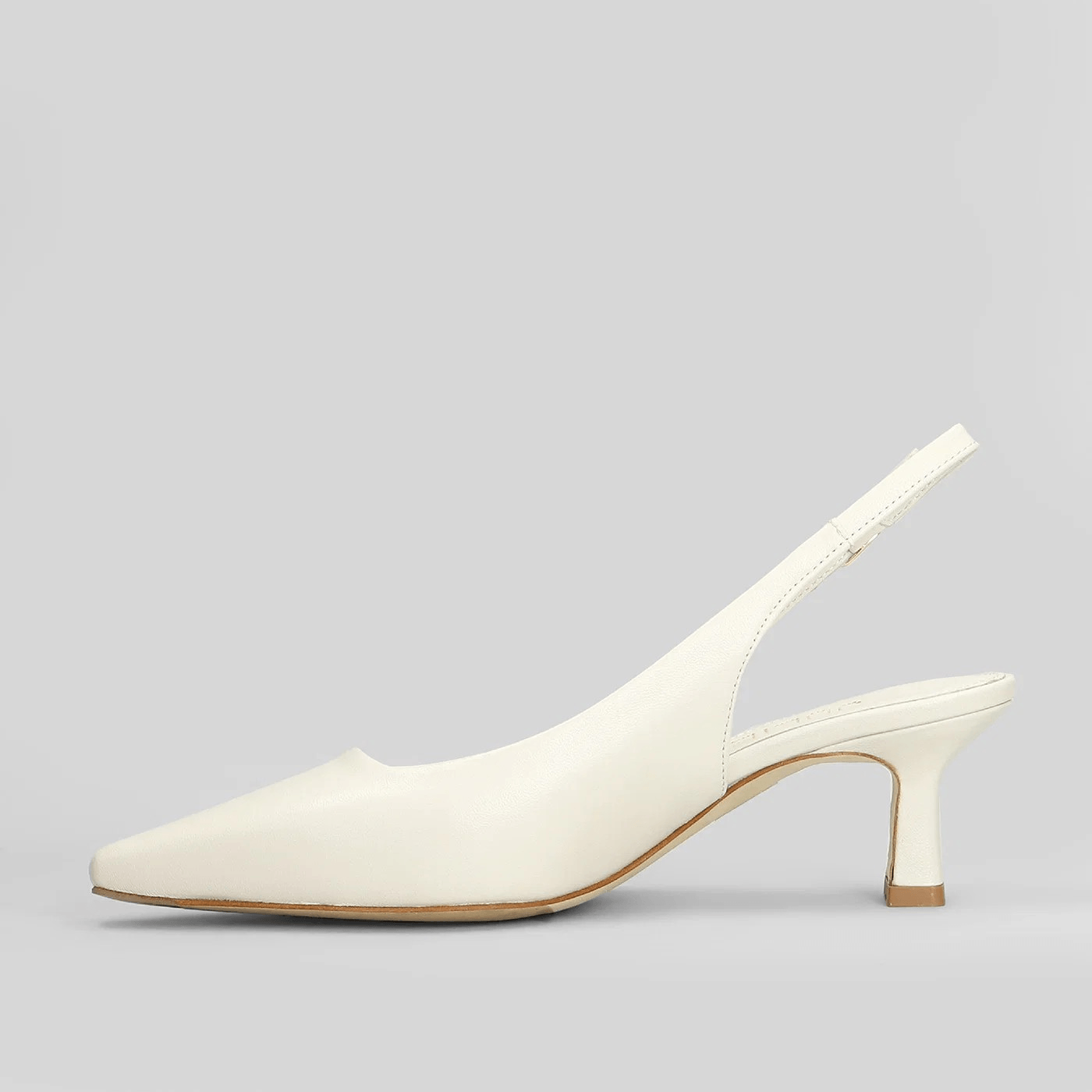 Décolleté in Pelle a Punta Collection CMI — Tacco 6 cm, eleganti scarpe da donna, punta affusolata e cinturino sul tallone.