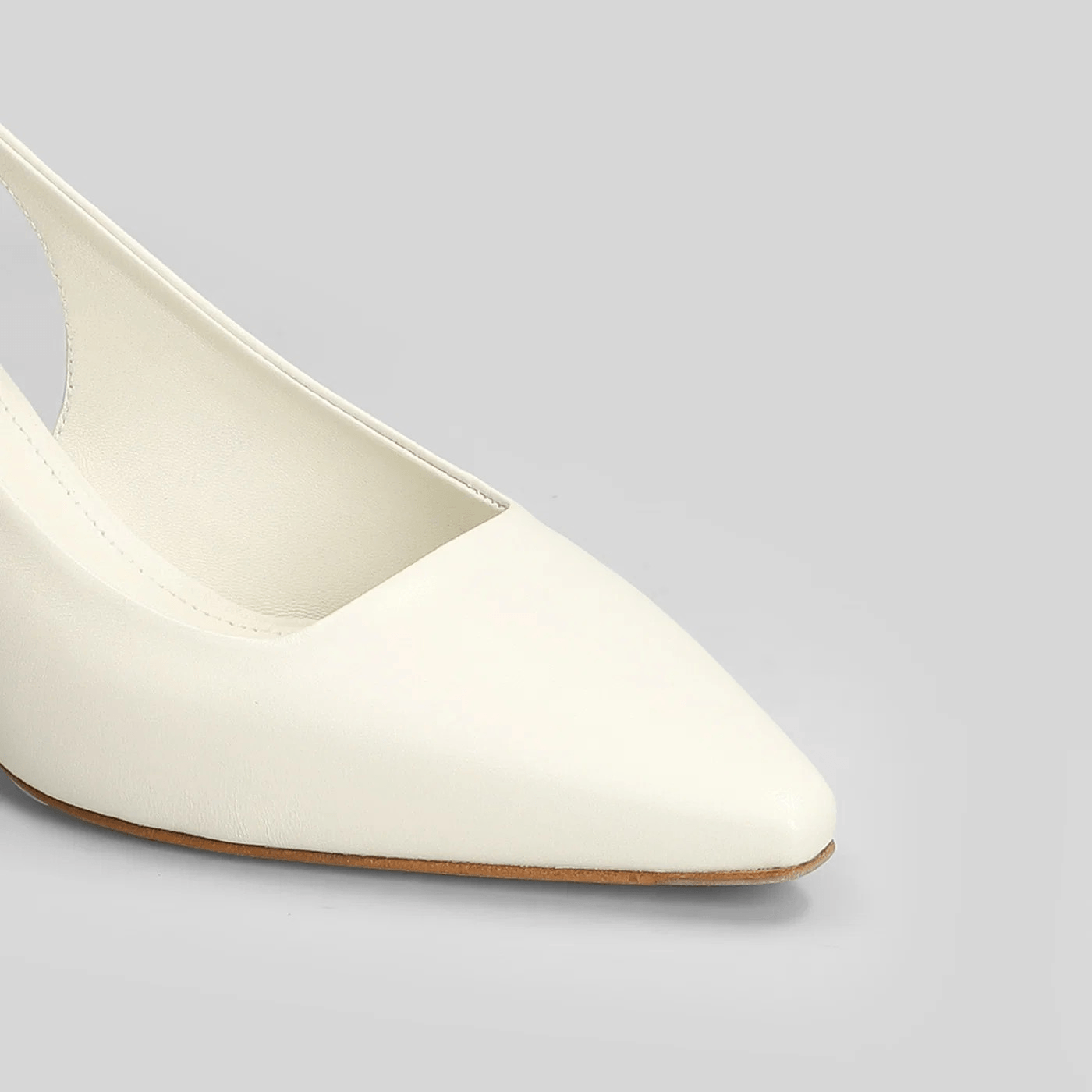 Décolleté in Pelle a Punta Collection CMI — Tacco 6 cm, eleganti scarpe da donna, punta affusolata e cinturino sul tallone.