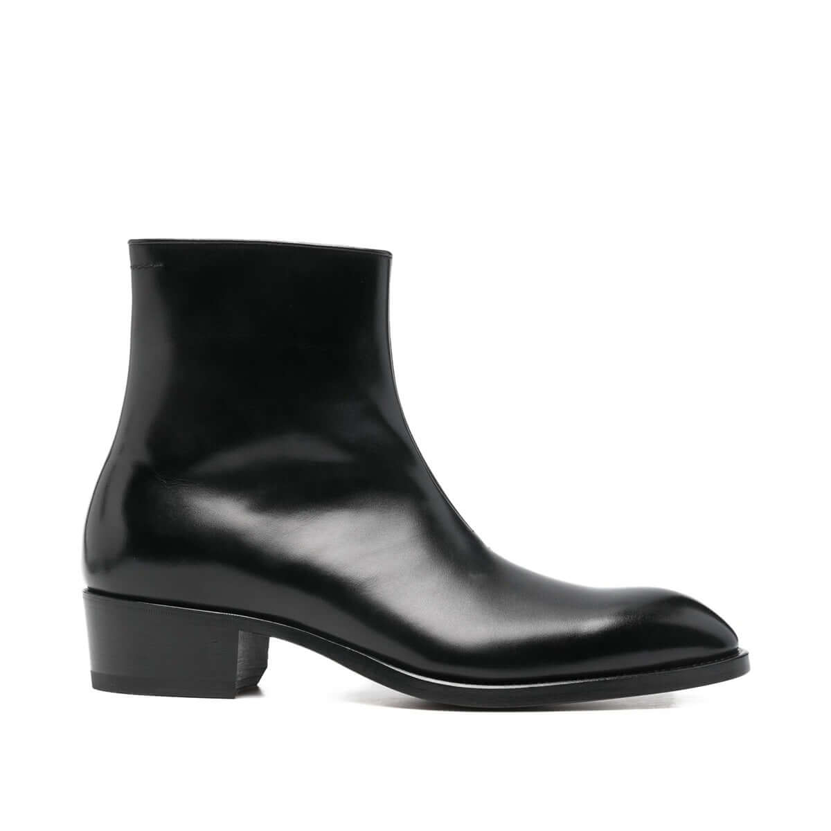 Tom Ford Stivaletti in Pelle di Vitello Nera, stivaletti neri con tacco basso e design a punta.