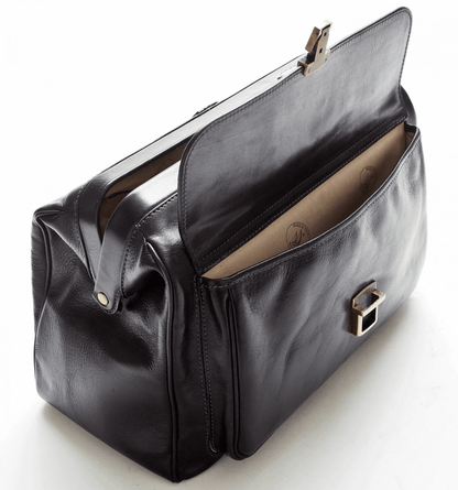 Borsa Medico 250D9D00F100 realizzata in cuoio Toscano, elegante, con tasca porta oggetti e vano unico.