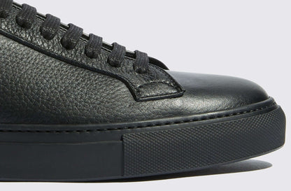 Sneakers Low Top in Pelle di Cervo Nera — Artigianali Collection CMI, realizzate in pelle di cervo nera pregiata.