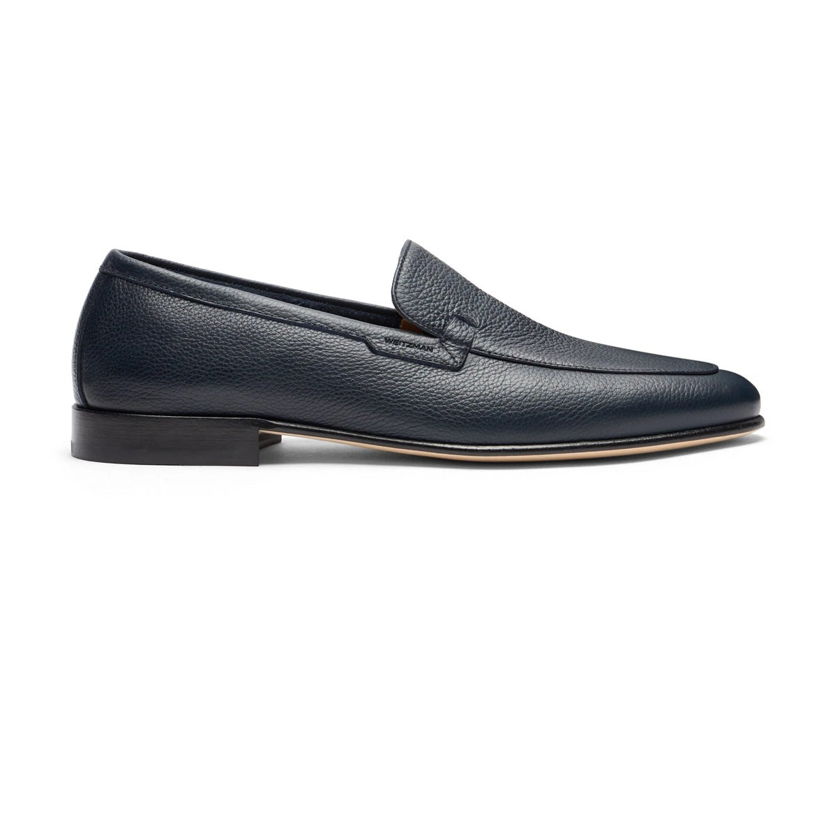 Mocassini Benedict in Pelle di Vitello Martellato Blu Navy, mocassino elegante con punta quadrata e tacco basso.