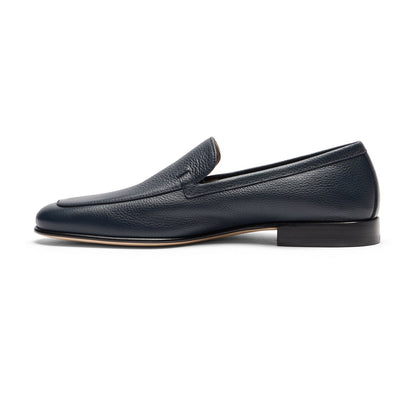 Mocassini Benedict in Pelle di Vitello Martellato Blu Navy, mocassino elegante con punta quadrata e tacco basso.