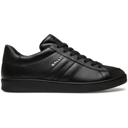 BALLY Sneakers Moda in Pelle di Vitello Made in Italy, sneaker in pelle nera con strisce bordeaux e suola bianca.