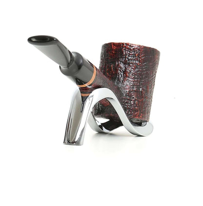 Pipa artigianale italiana Bocchino metacrilato Mod. 28070V05N100 su supporto elegante con finiture in metacrilato.
