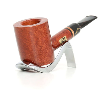 Pipa artigianale italiana Bocchino metacrilato Mod. 28070V05N100 su supporto elegante con finiture in metacrilato.