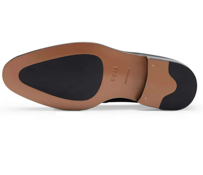  BOSS mocassini in pelle marrone di vitello con design elegante e raffinato, realizzati in Italia.