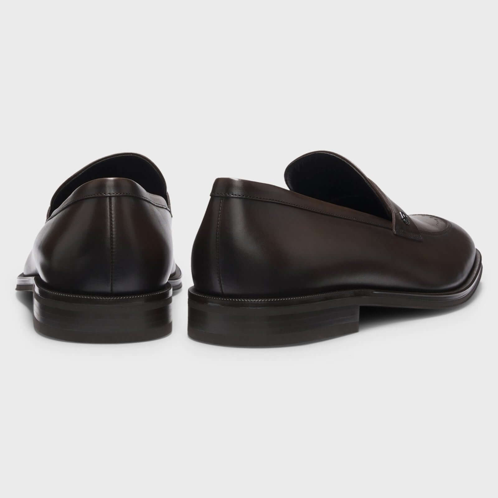Mocassini in Pelle Lucida Marrone — Esclusiva Collection CMI, eleganti e confortevoli, realizzati in pelle lucida.