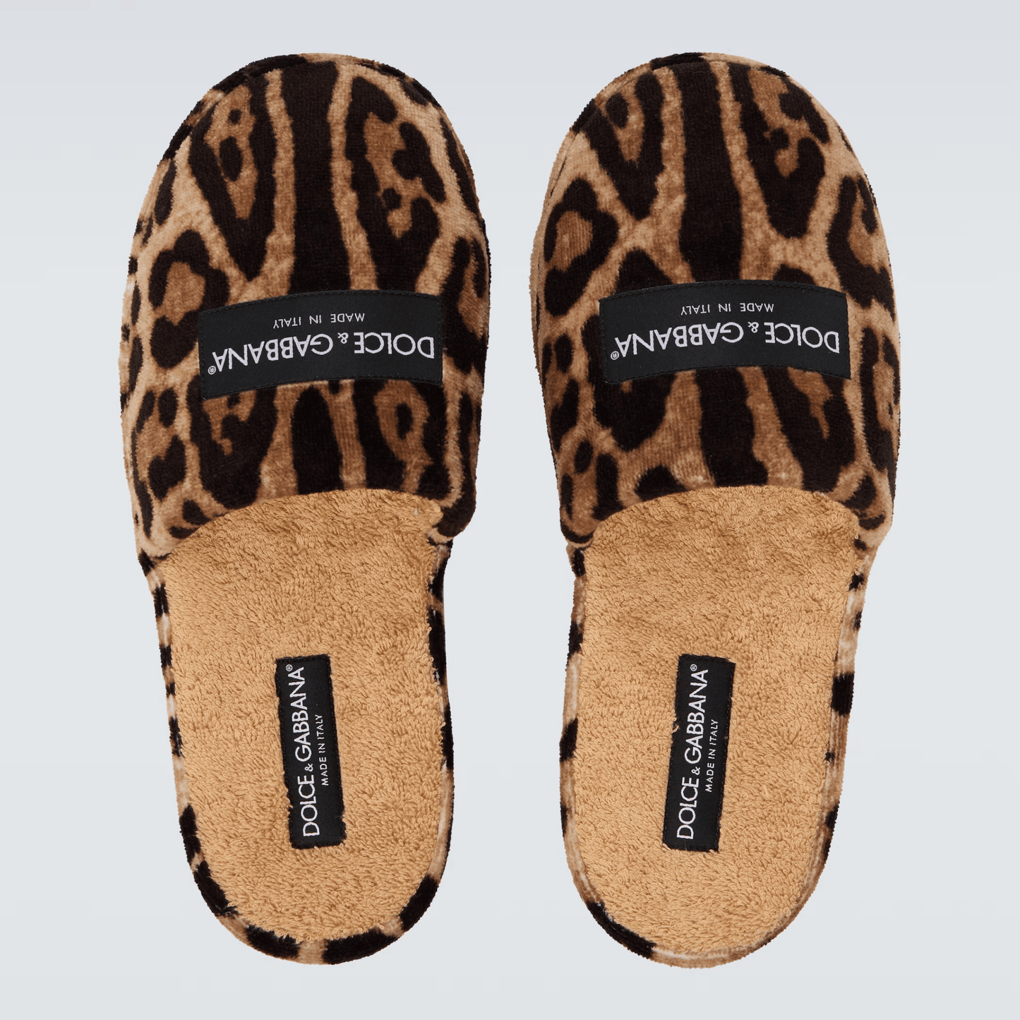  Dolce&Gabbana Slippers con stampa leopardata, slippers con stampa leopardata, comodità e stile, design audace siciliano.