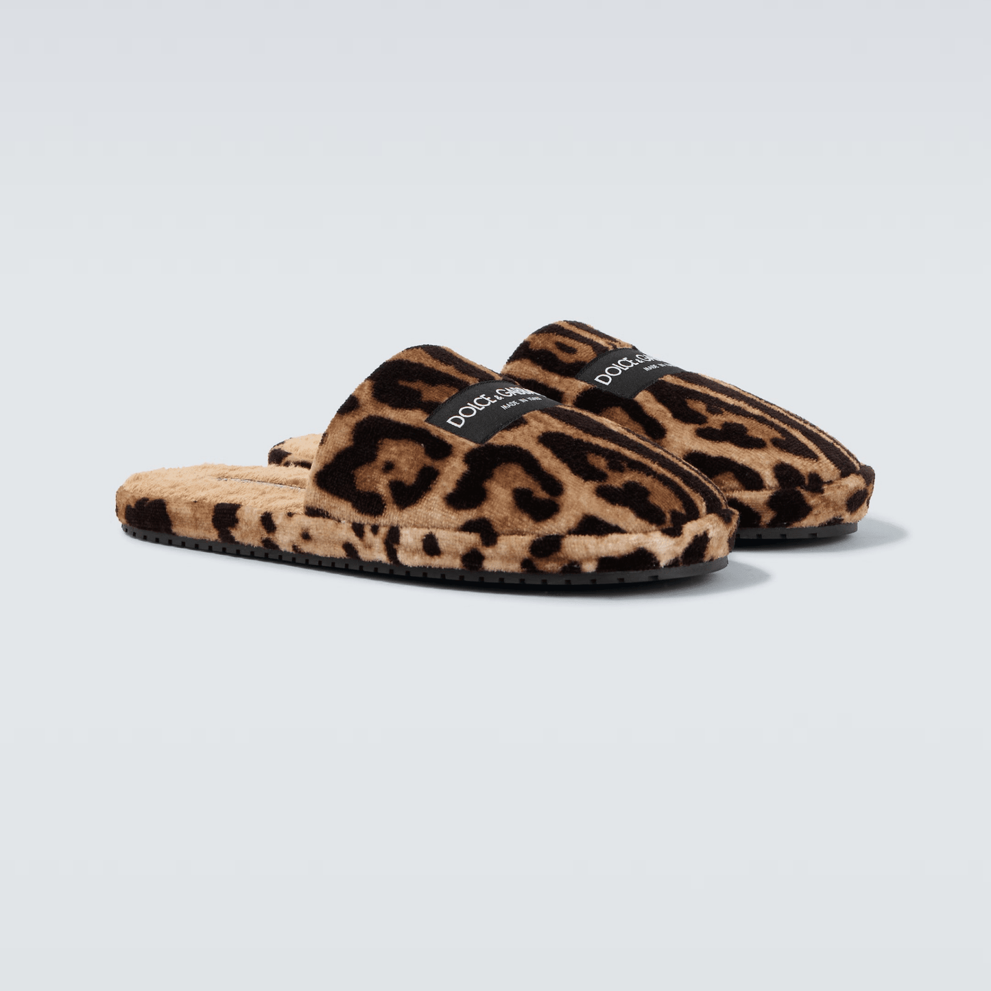  Dolce&Gabbana Slippers con stampa leopardata, slippers con stampa leopardata, comodità e stile, design audace siciliano.