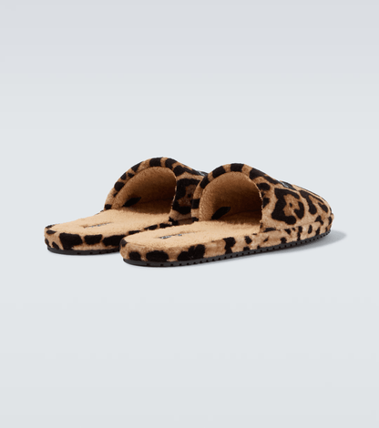  Dolce&Gabbana Slippers con stampa leopardata, slippers con stampa leopardata, comodità e stile, design audace siciliano.