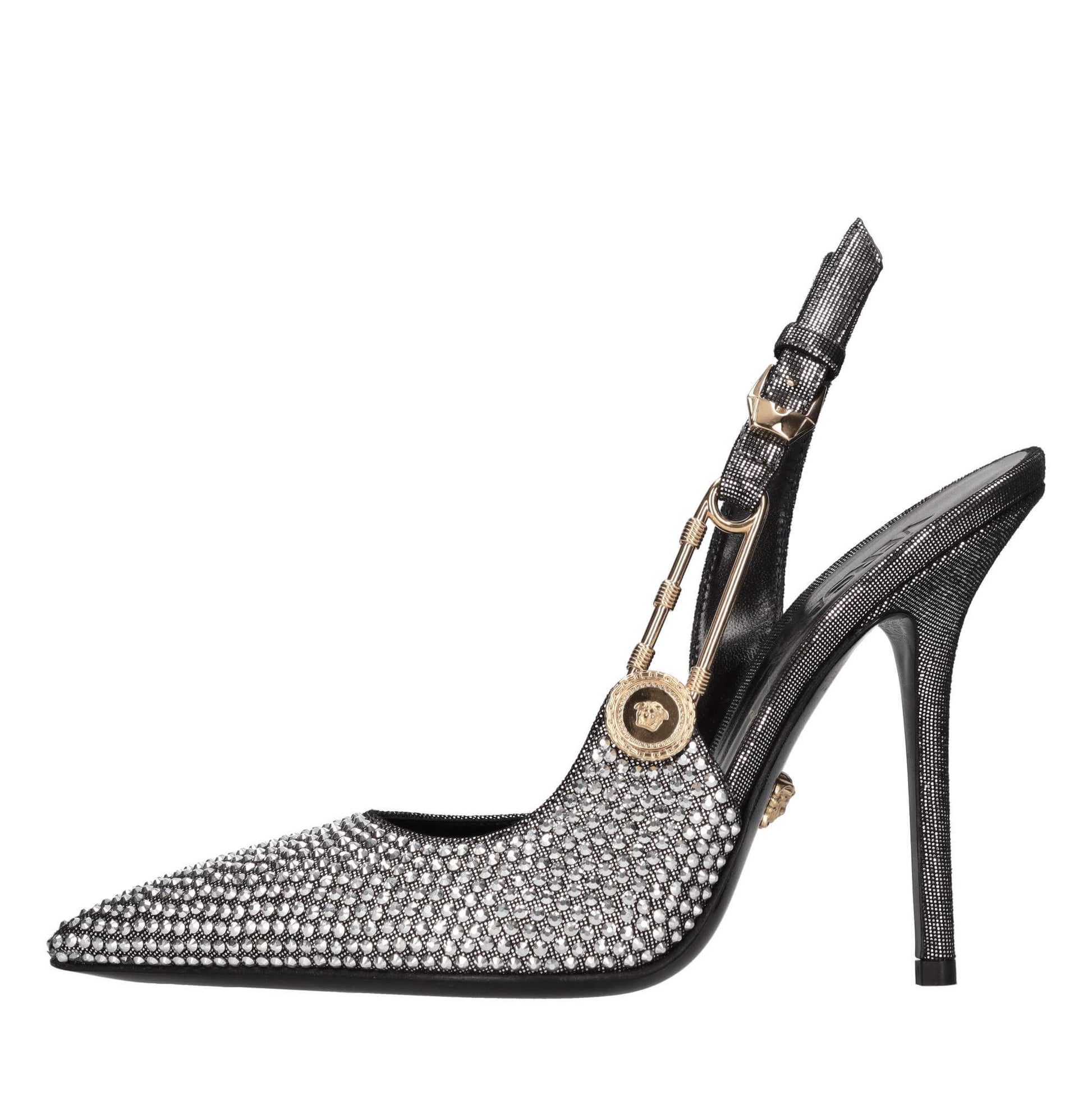 Versace décolleté slingback in pelle e strass, tacco 11 cm, dettaglio oro e design elegante.