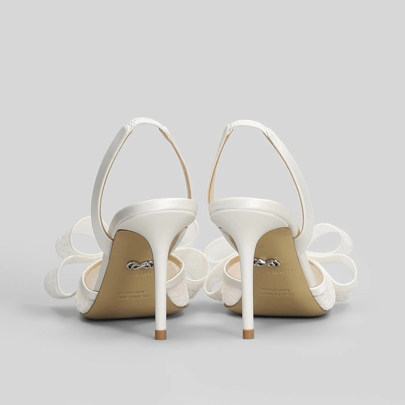 Décolleté da sposa strass tacco 9 cm con dettagli in pizzo e fiocco, elegante e raffinata per il giorno del matrimonio.