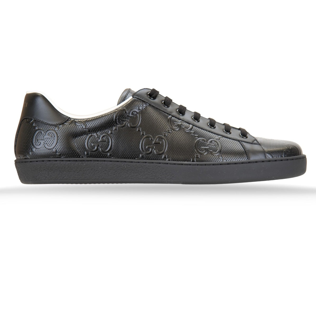 Gucci Sneakers da Uomo in Pelle con Motivo GG in Rilievo, pelli nere con logo GG, design elegante e di lusso.