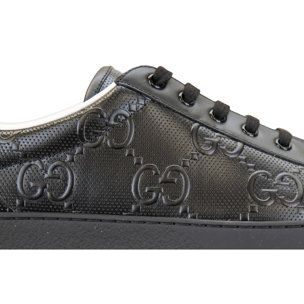 Gucci Sneakers da Uomo in Pelle con Motivo GG in Rilievo, pelli nere con logo GG, design elegante e di lusso.
