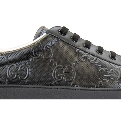 Gucci Sneakers da Uomo in Pelle con Motivo GG in Rilievo, pelli nere con logo GG, design elegante e di lusso.