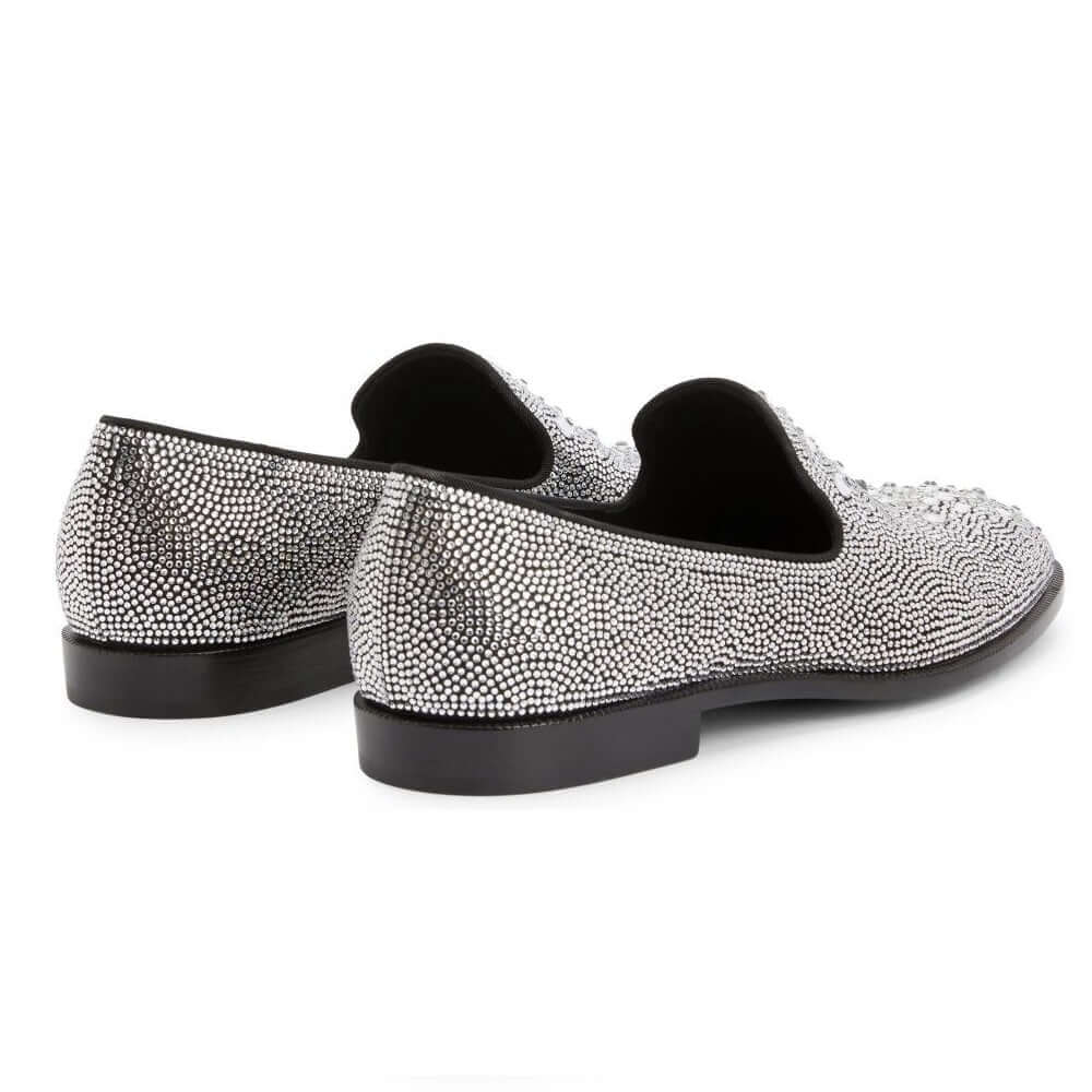Mocassini in Suede Nero con Ricamo Strass Cristallo All-Over, loafer raffinato con strass color cristallo.
