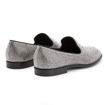 Mocassini in Suede Nero con Ricamo Strass Cristallo All-Over, loafer raffinato con strass color cristallo.