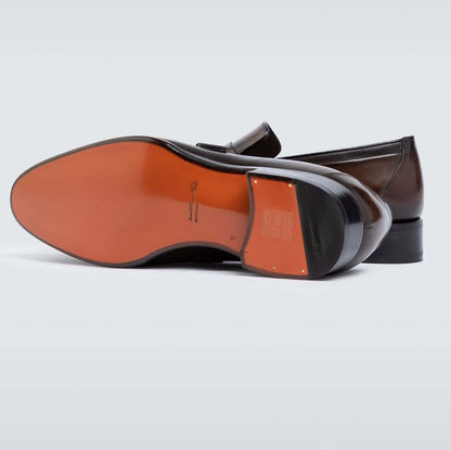 Mocassini uomo lusso mono fibbia 550S7N01T100 in pelle anticata, eleganti e comodi per cerimonie.