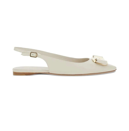FERRAGAMO Décolleté Pelle con Cinturino Slingback - Eleganti décolleté in pelle con cinturino, dettagli in oro.