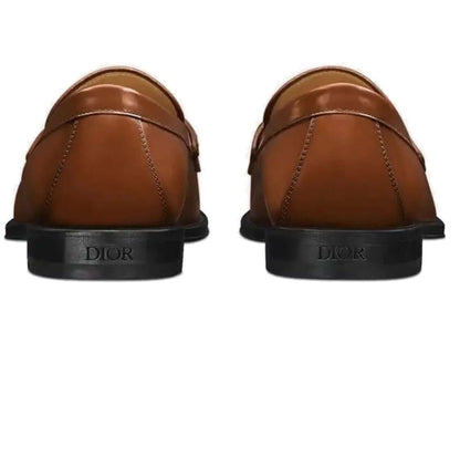 Mocassini in pelle di vitello 670T3L00X100, eleganti, con accessori in tonalità oro e design slip-on.