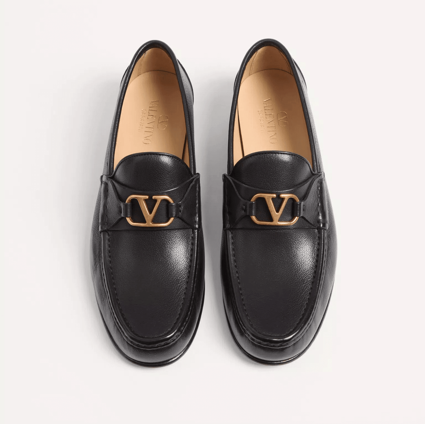 Valentino mocassini pelle nera in pelle pura con dettagli eleganti e suola in gomma, made in Italy