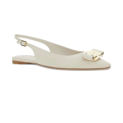 FERRAGAMO Décolleté Pelle con Cinturino Slingback - Eleganti décolleté in pelle con cinturino, dettagli in oro.