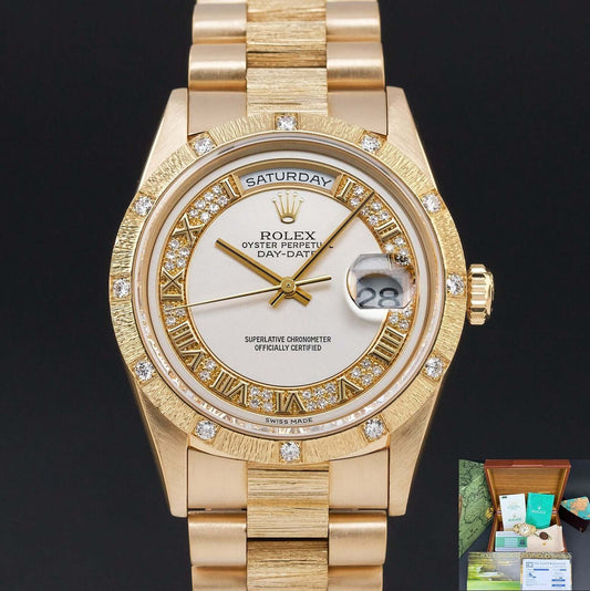 Rolex Day-Date 18308 oro giallo 18K con quadrante bianco e cassa in oro, orologio di lusso iconico.