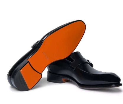 Mocassini uomo lusso mono fibbia 550S7N01T100 in pelle anticata, eleganti e comodi per cerimonie.