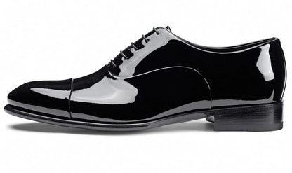 Stringate eleganti nere STN-STR002, scarpe in vernice nera, eleganza formale italiana.