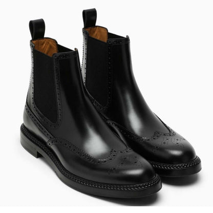 Stivaletti Gucci brogue Chelsea THD-5000A in pelle nera con dettagli brogue e design elegante.